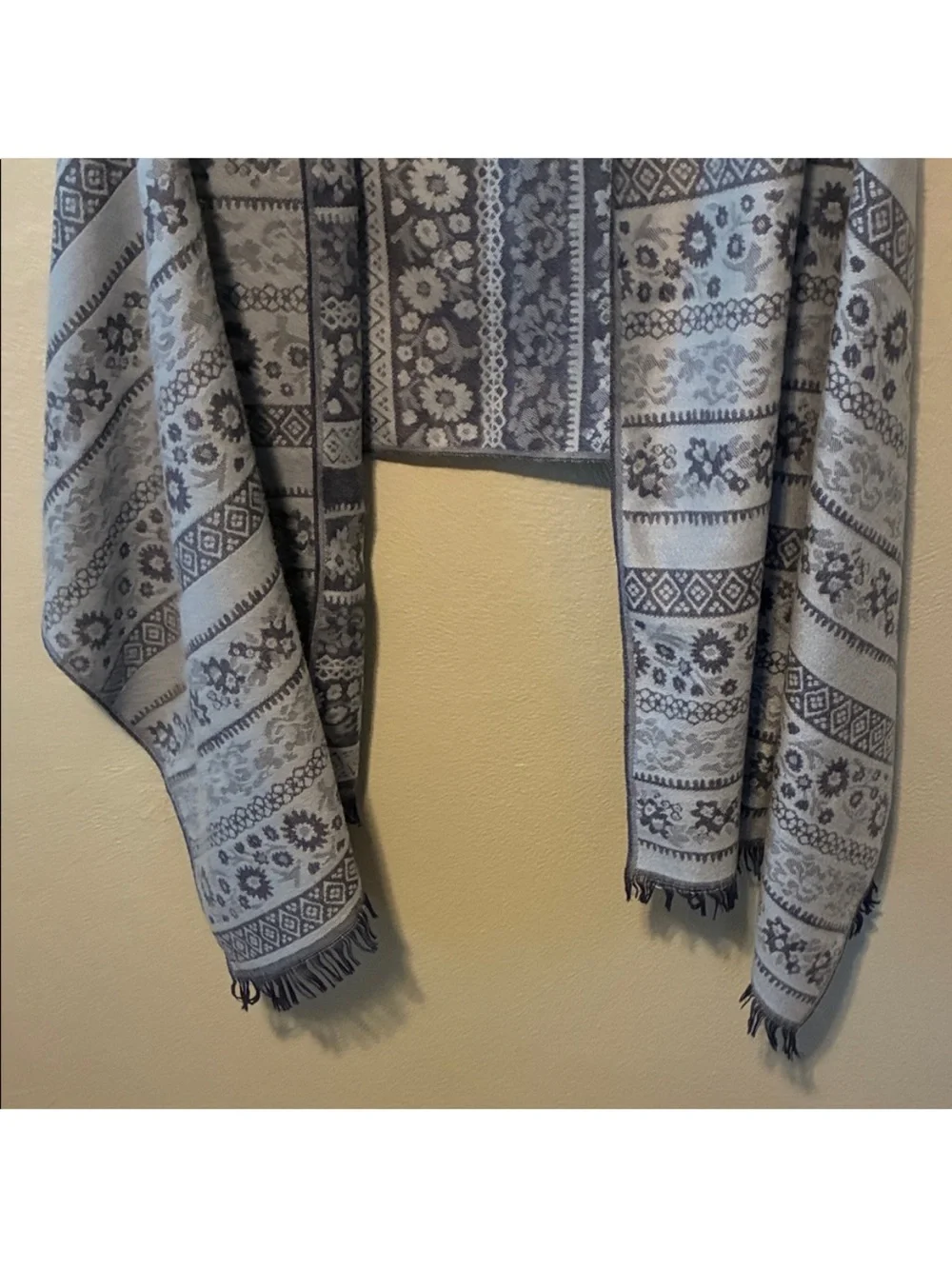 Two Toned Bohemian Blue Floral Patterned Hooded Shawl Wrap Hooded One Size - Picture 3 of 9